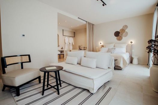 Thymises Boutique Hotel