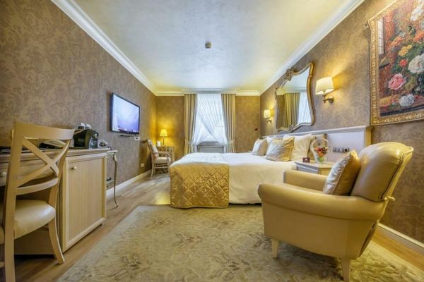 Imperial Hotel & Restaurant