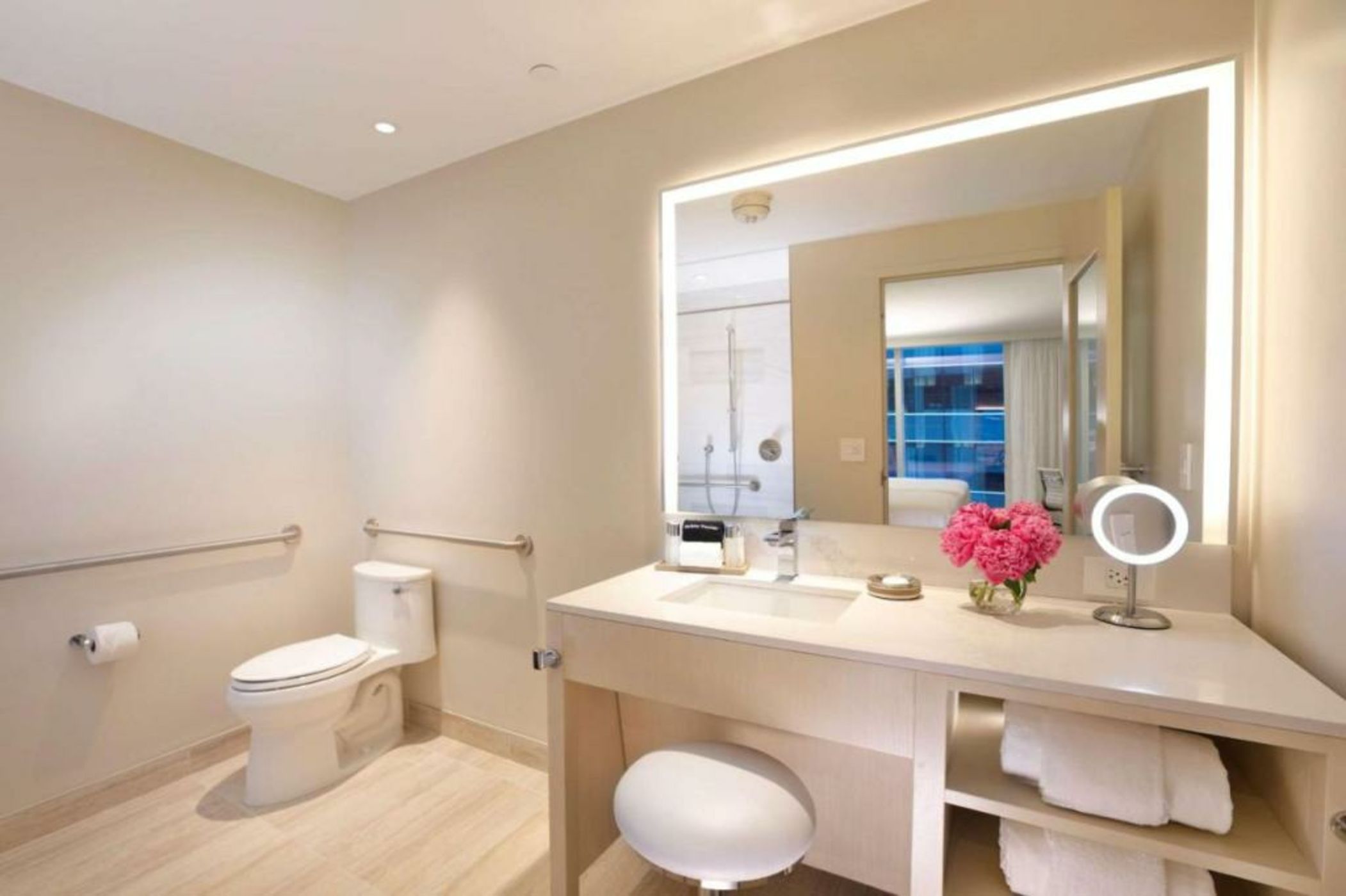 HALL Arts Hotel, Dallas, Autograph Collection