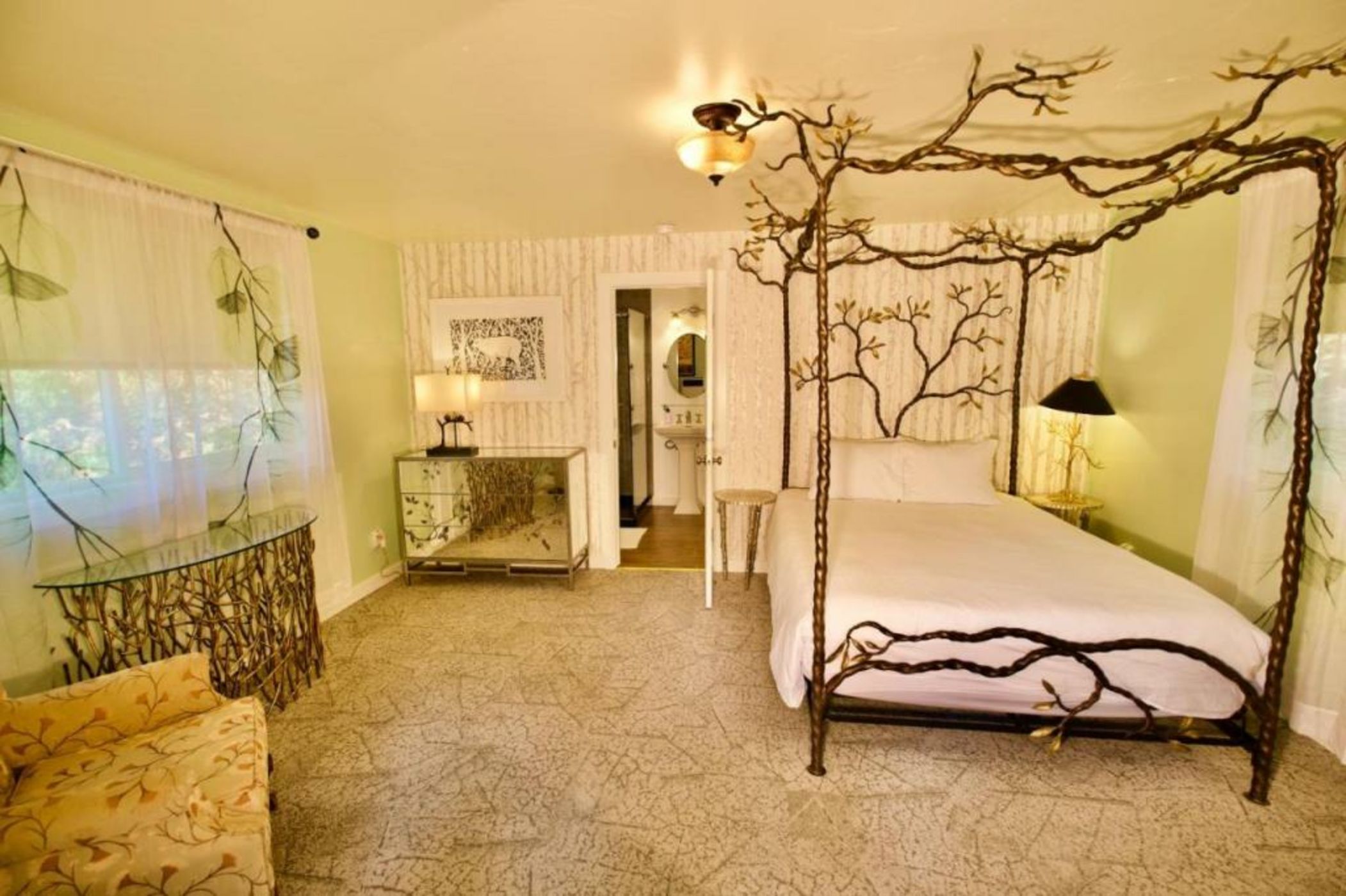 Yosemite Bug Rustic Mountain Resort