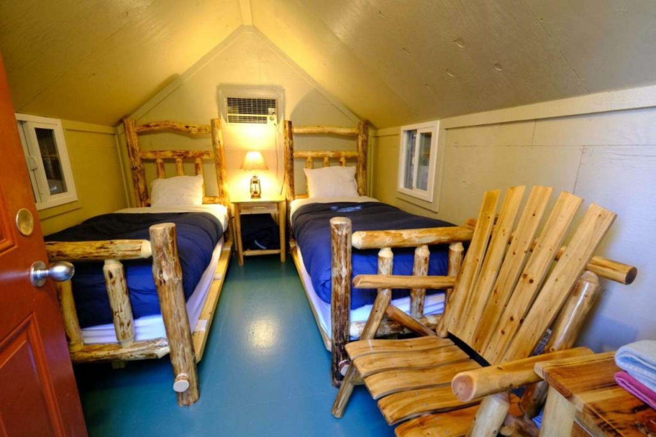 Yosemite Bug Rustic Mountain Resort