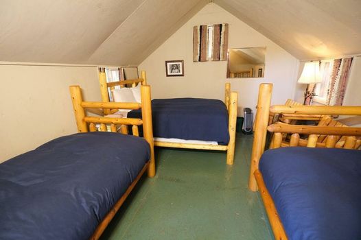 Yosemite Bug Rustic Mountain Resort