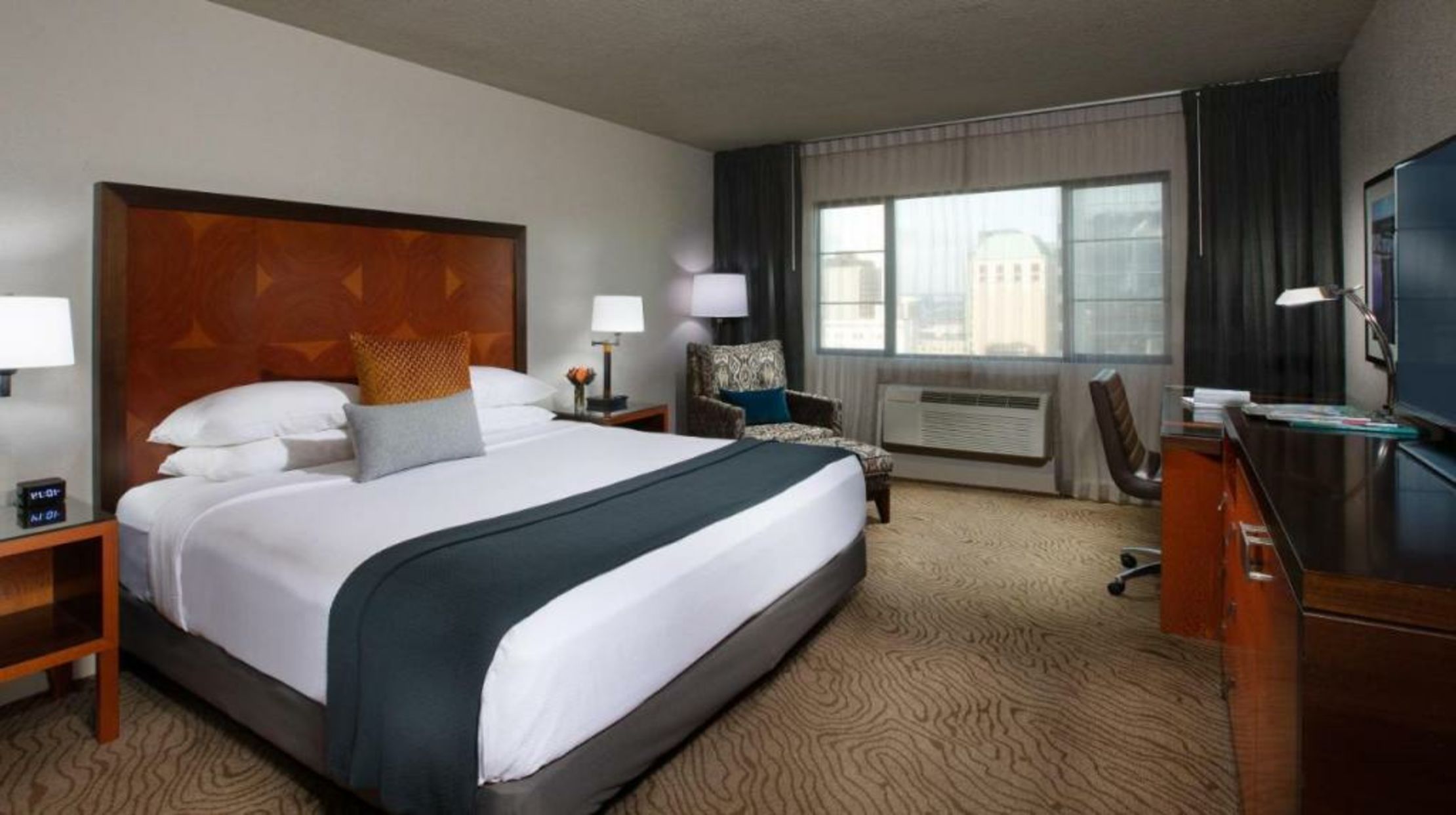 The Paramount Hotel Portland