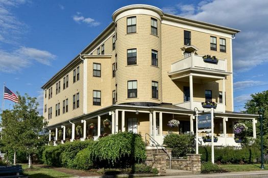 Colonial Inn