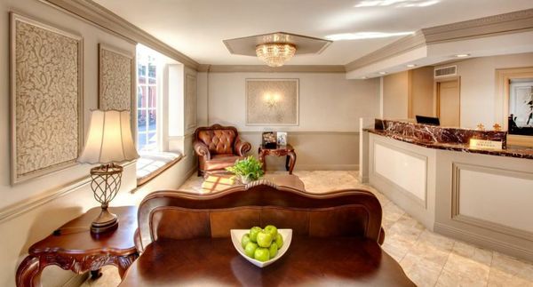 Dauphine Orleans Hotel