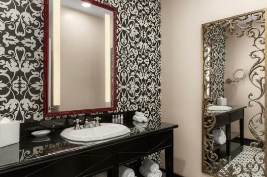 Dauphine Orleans Hotel