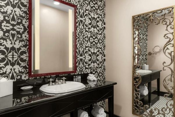 Dauphine Orleans Hotel