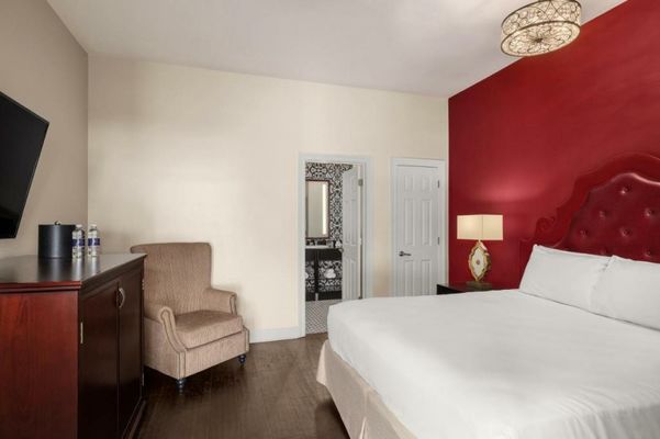 Dauphine Orleans Hotel