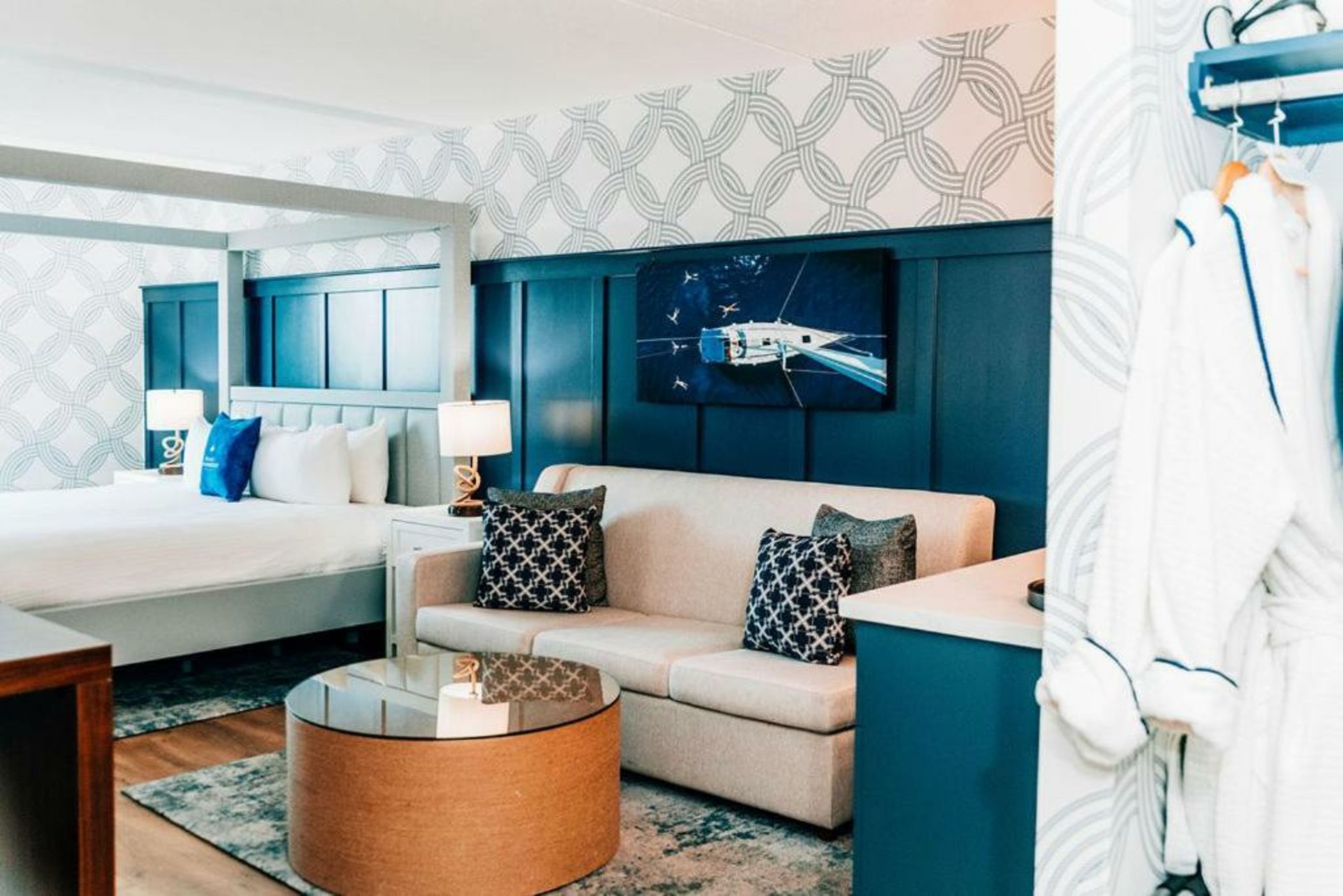 Salem Waterfront Hotel & Suites