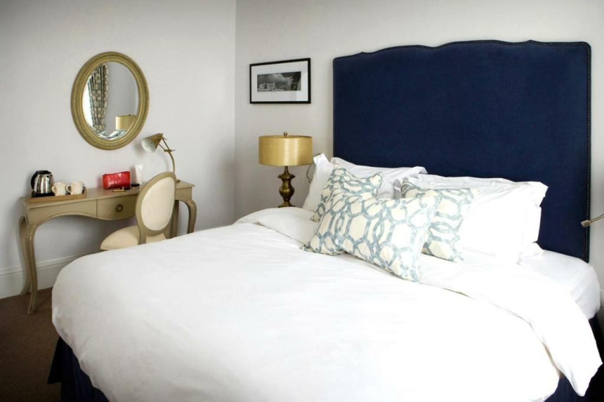 Rooms by Bistrot Pierre at The Crescent Inn