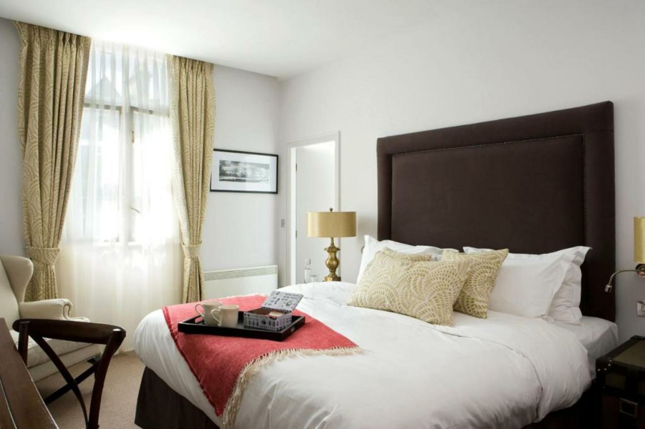 Rooms by Bistrot Pierre at The Crescent Inn