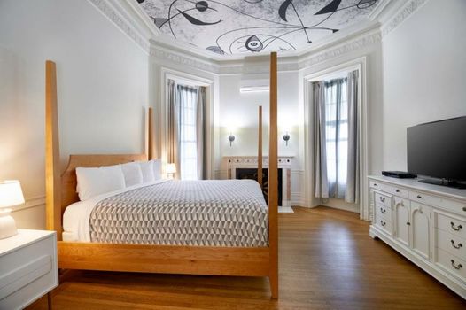 Tarrytown House Estate