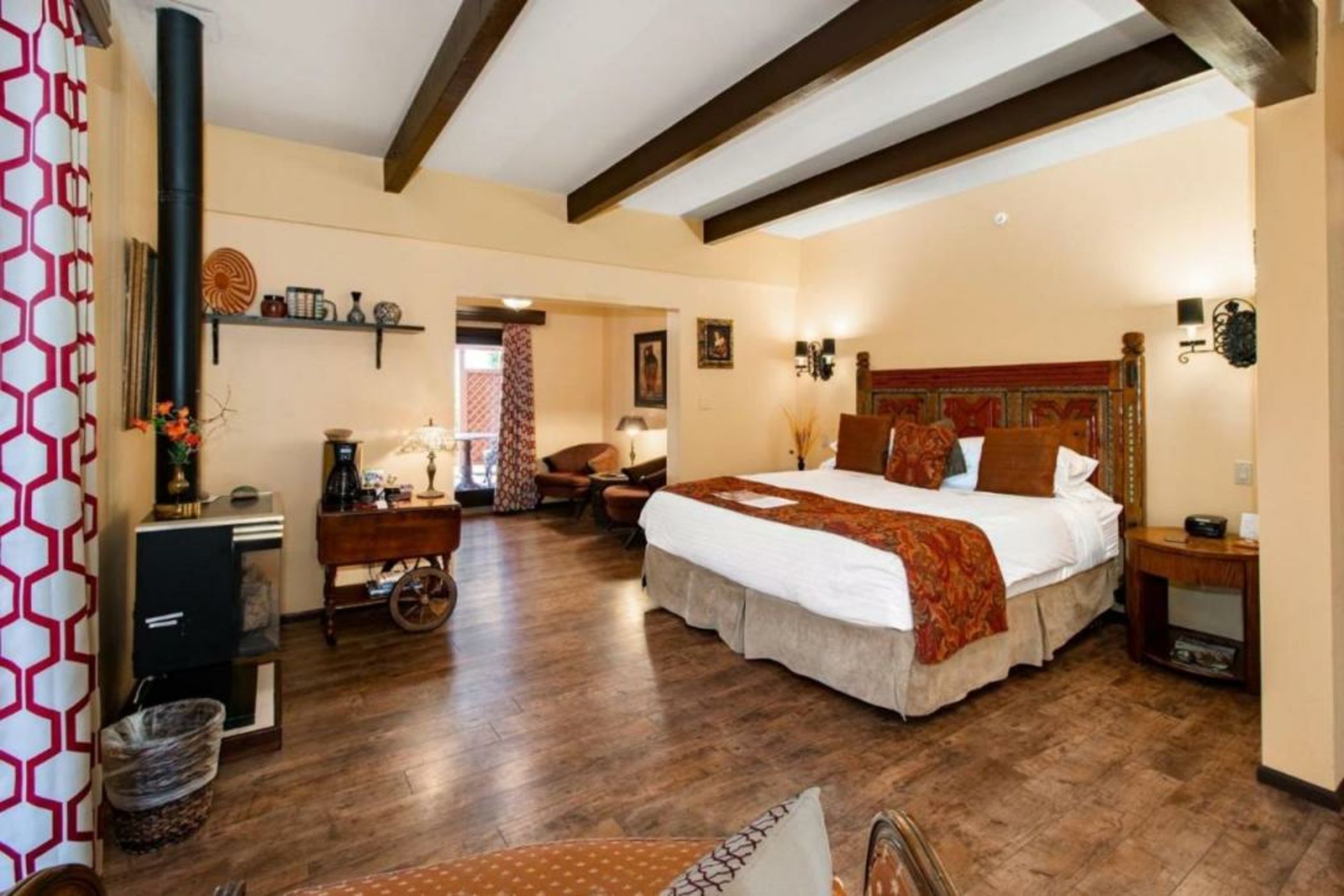 Sedona Views B&B and Luxury Creekside Cabins