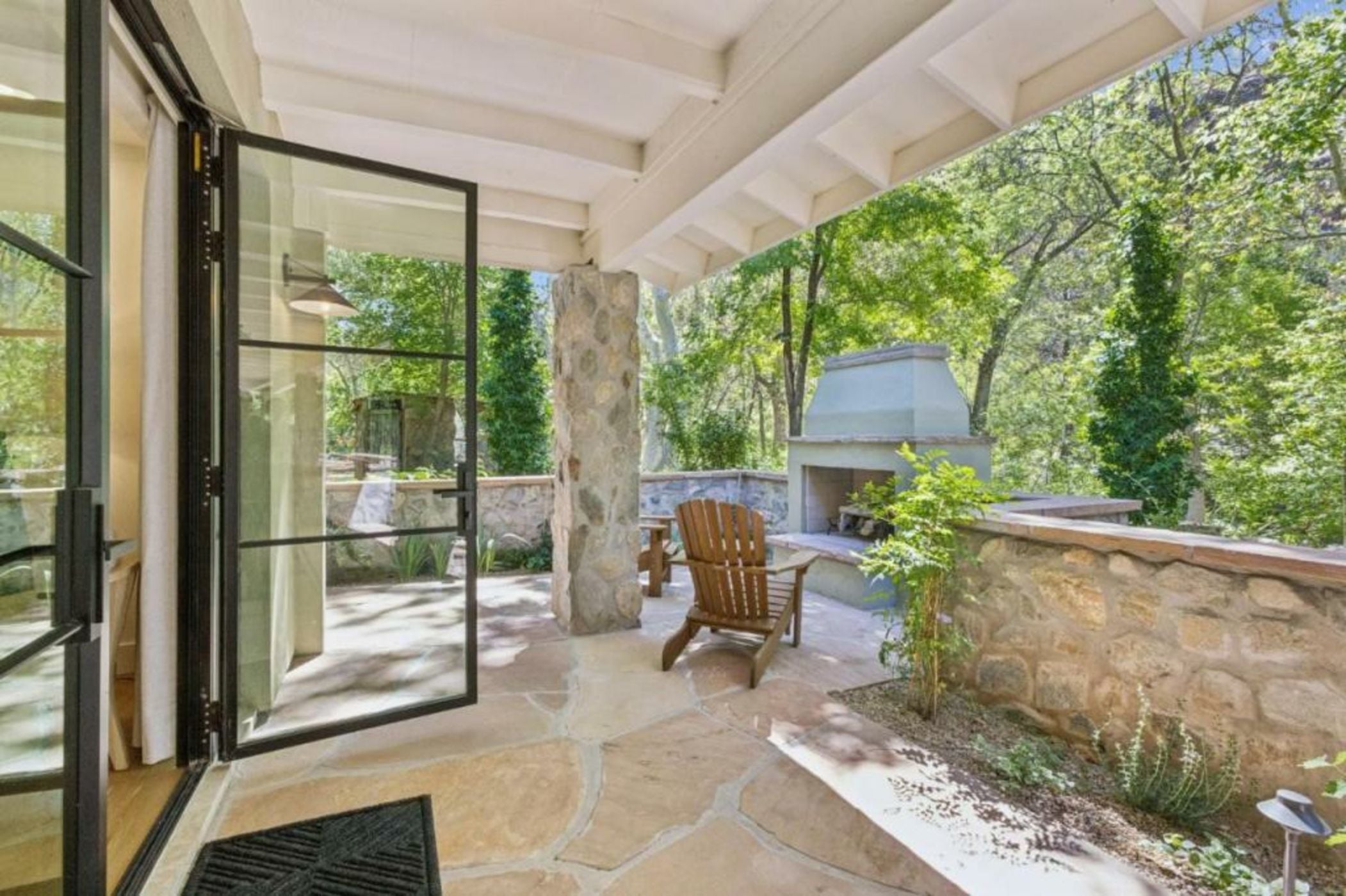 Sedona Views B&B and Luxury Creekside Cabins