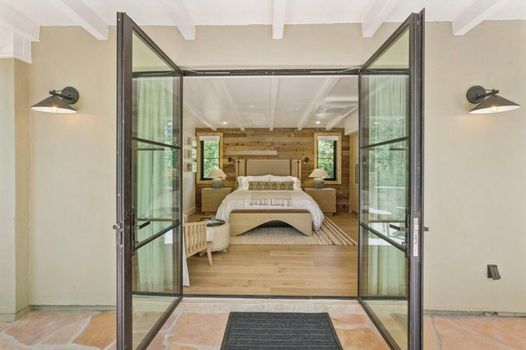 Sedona Views B&B and Luxury Creekside Cabins