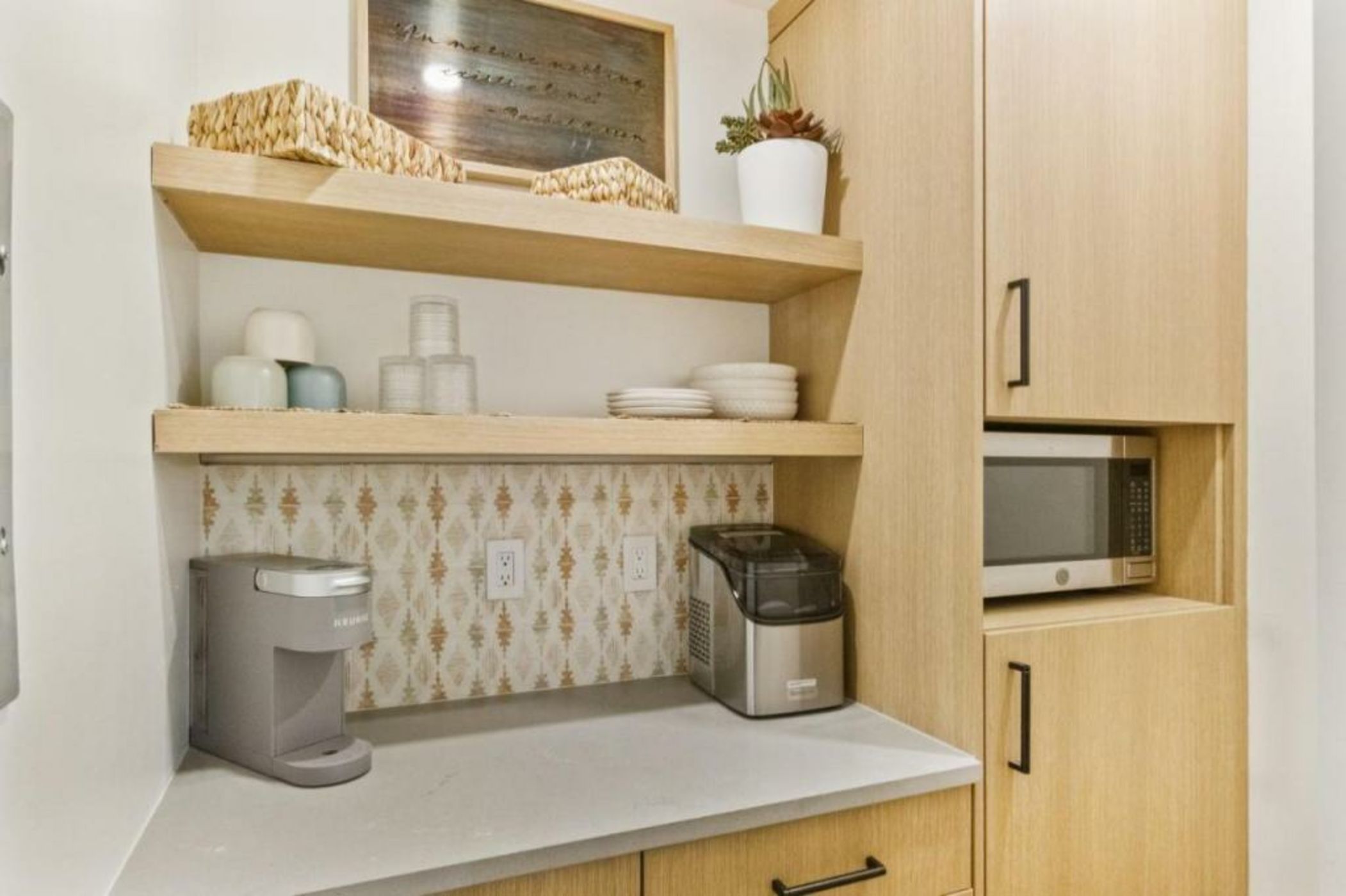 Sedona Views B&B and Luxury Creekside Cabins