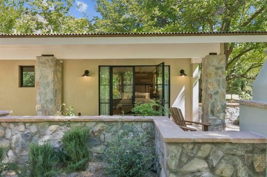 Sedona Views B&B and Luxury Creekside Cabins