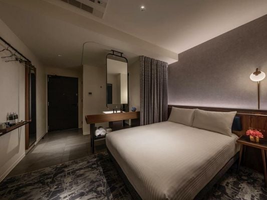 The Lively Osaka Honmachi