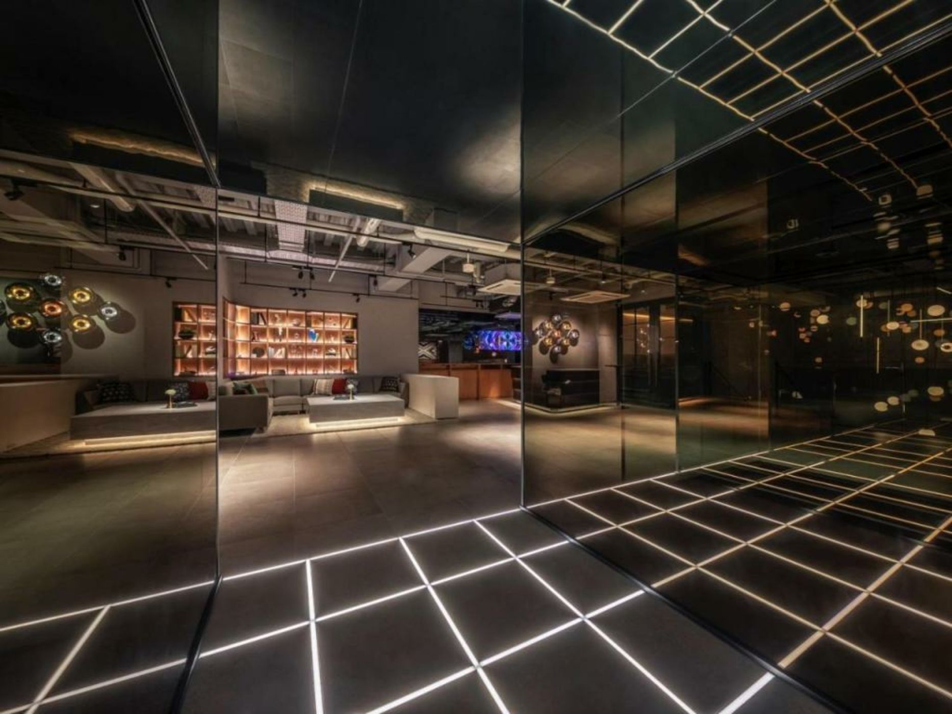 The Lively Osaka Honmachi