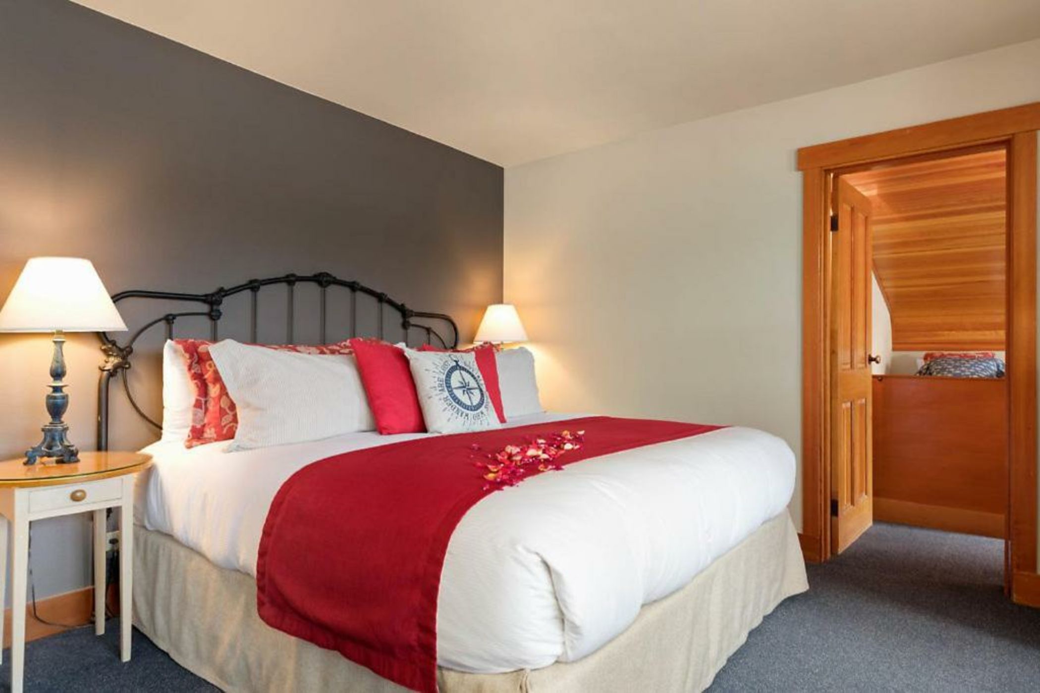 La Conner Channel Lodge