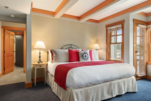 La Conner Channel Lodge