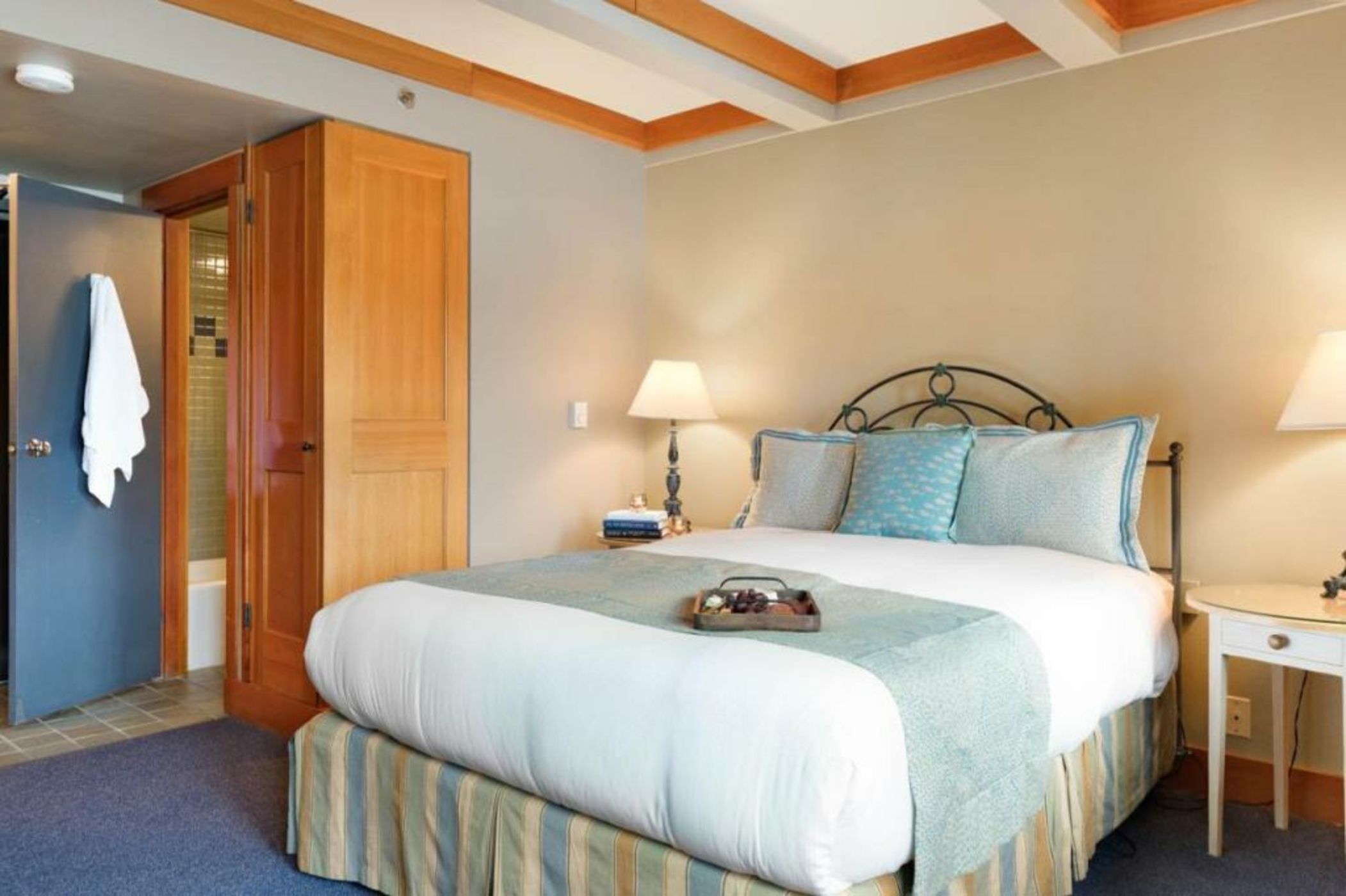 La Conner Channel Lodge