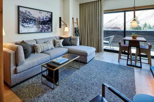 The Cloudveil, Autograph Collection