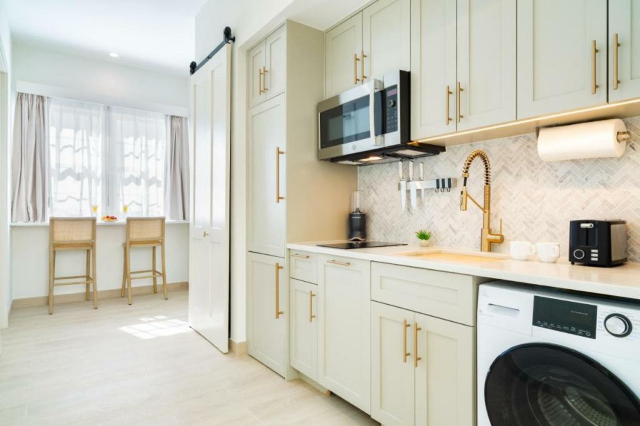 Windsong on the Reef