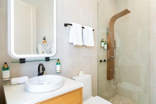 Windsong on the Reef