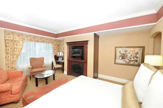 Old Mill Toronto Hotel