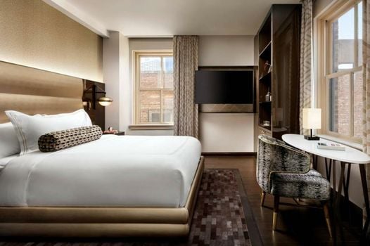 The Sinclair, Autograph Collection