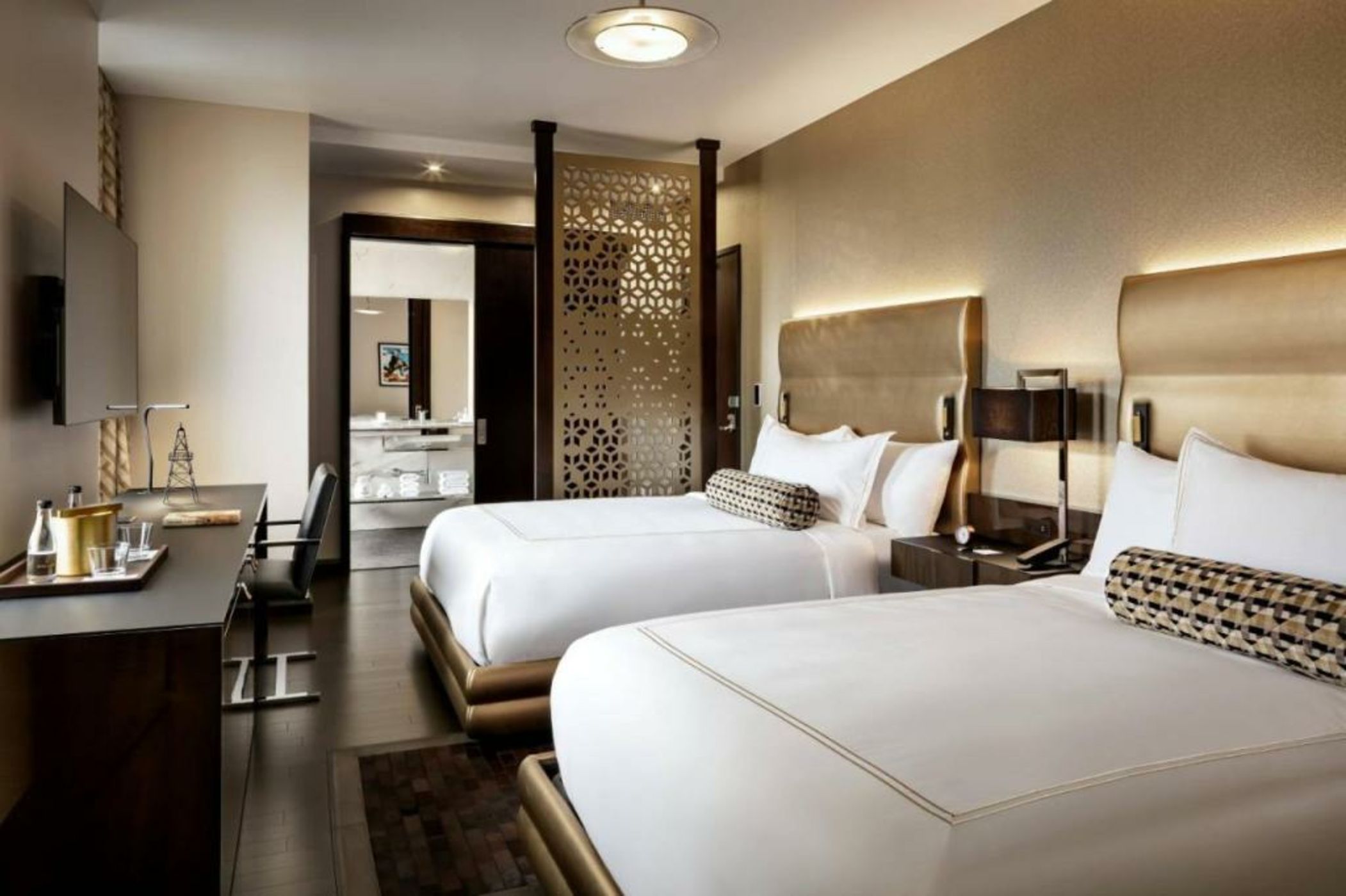 The Sinclair, Autograph Collection