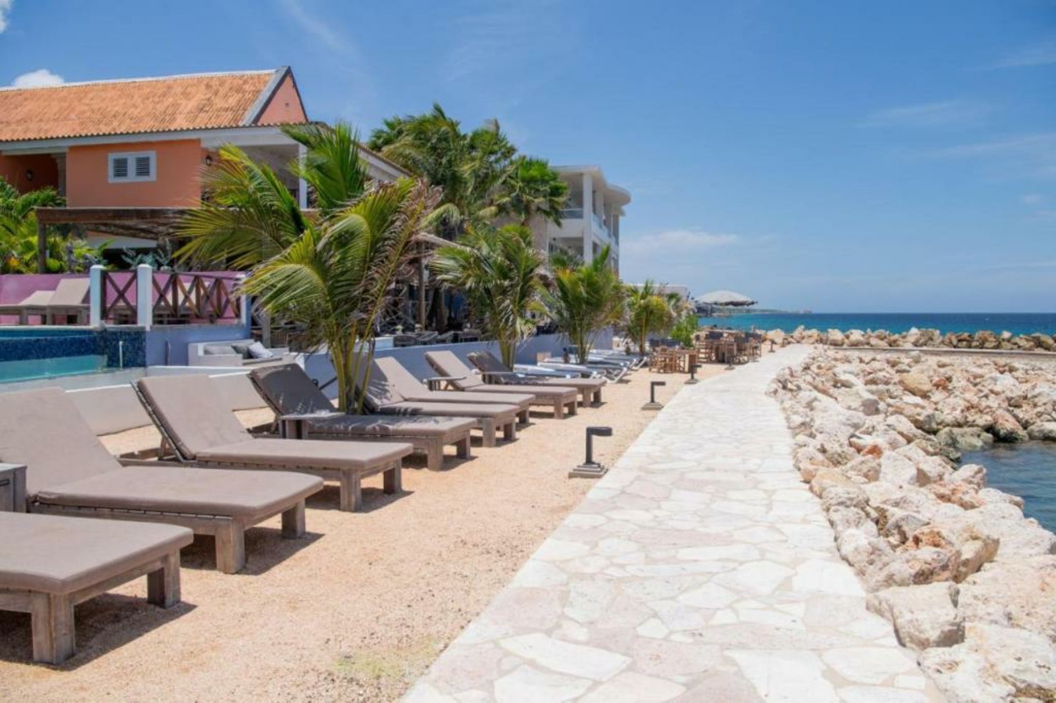 Scuba Lodge & Suites