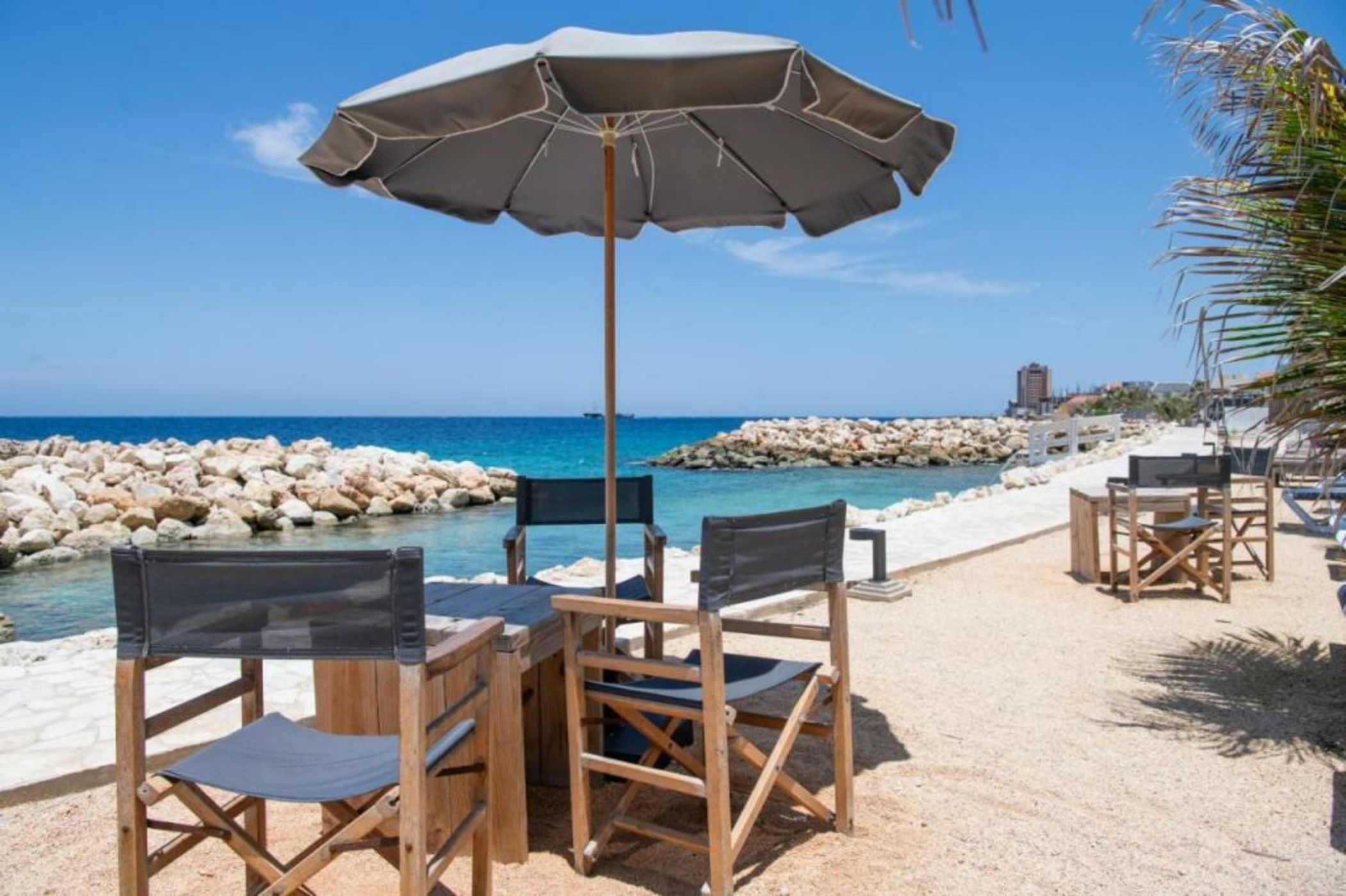 Scuba Lodge & Suites