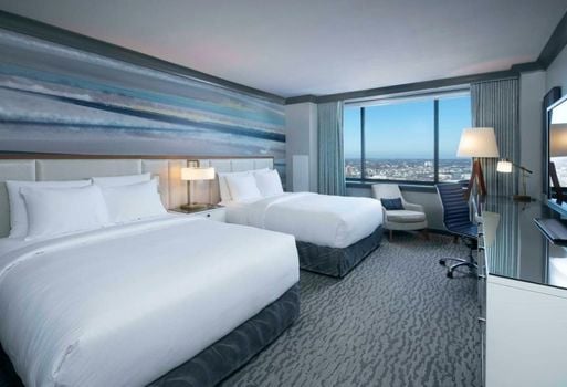 The Lofton Hotel Minneapolis, Tapestry Collection by Hilton