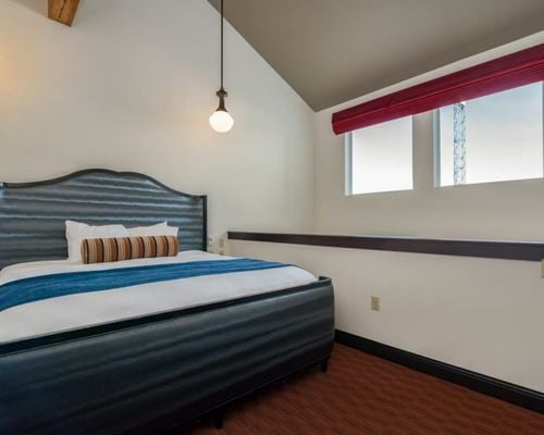 Brewhouse Inn and Suites
