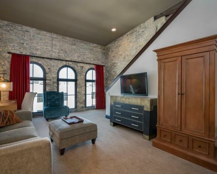 Brewhouse Inn and Suites