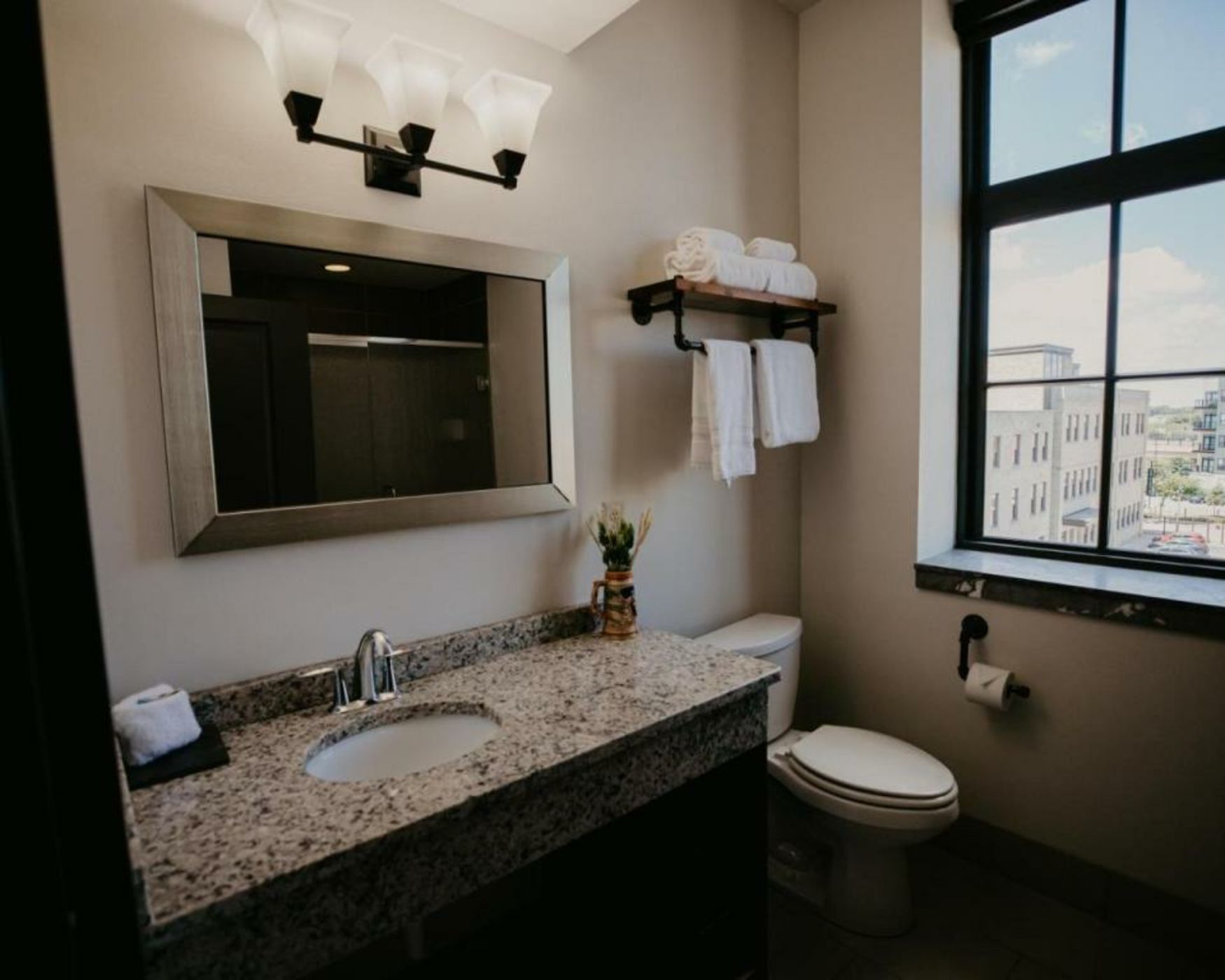 Brewhouse Inn and Suites