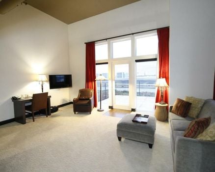 Brewhouse Inn and Suites