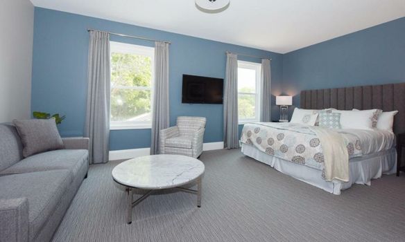 124 on Queen Hotel & Spa