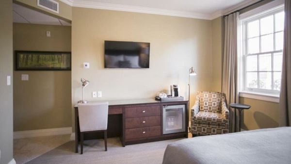 124 on Queen Hotel & Spa