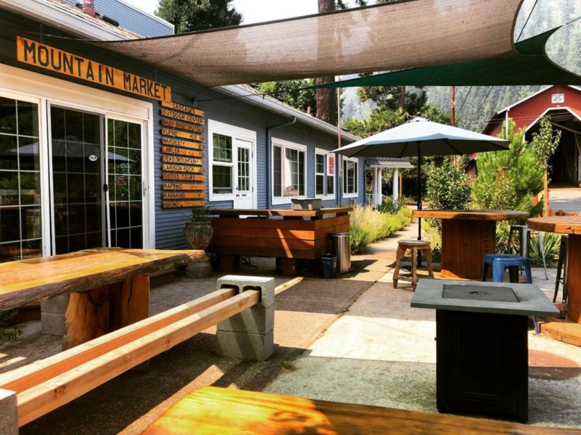 Westfir Lodge & Mountain Market