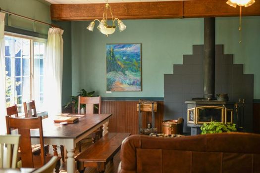 Westfir Lodge & Mountain Market