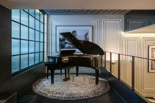 The Amsterdam by Viadora