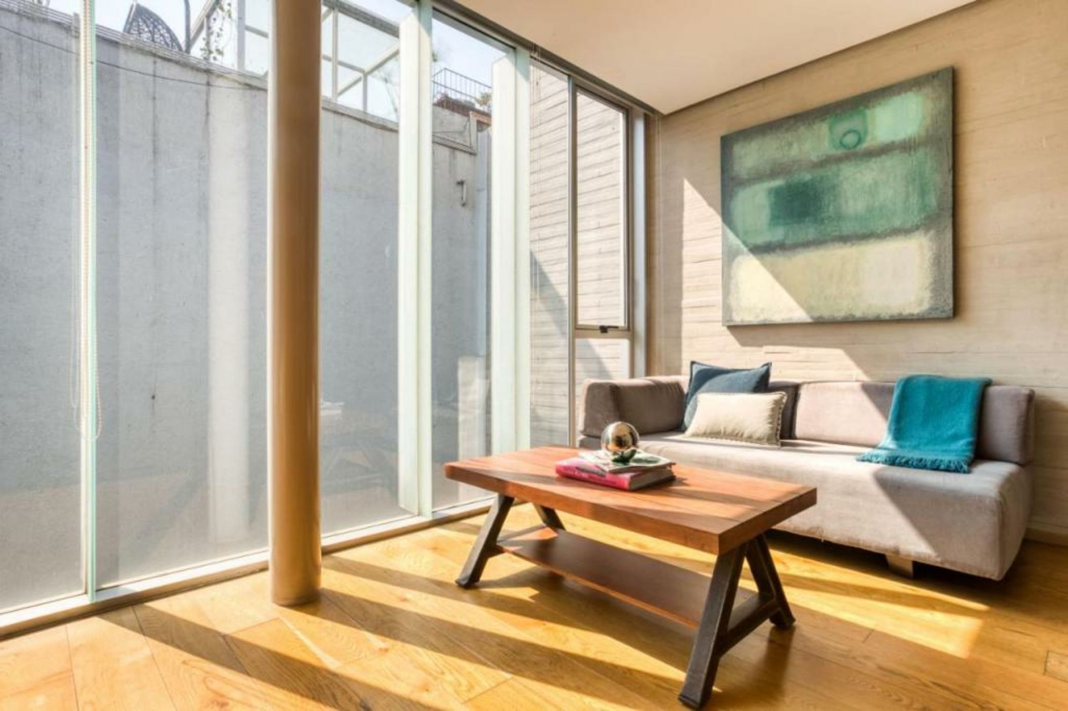 AR 218 Hotel by ULIV