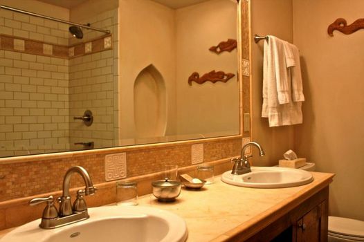 The Emerald Iguana Inn