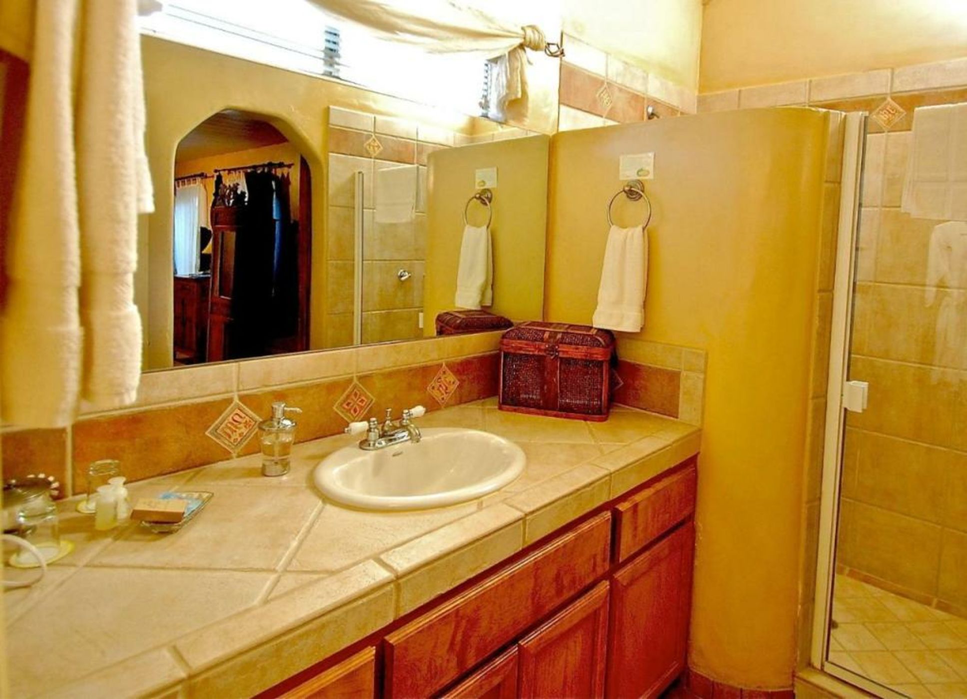 The Emerald Iguana Inn