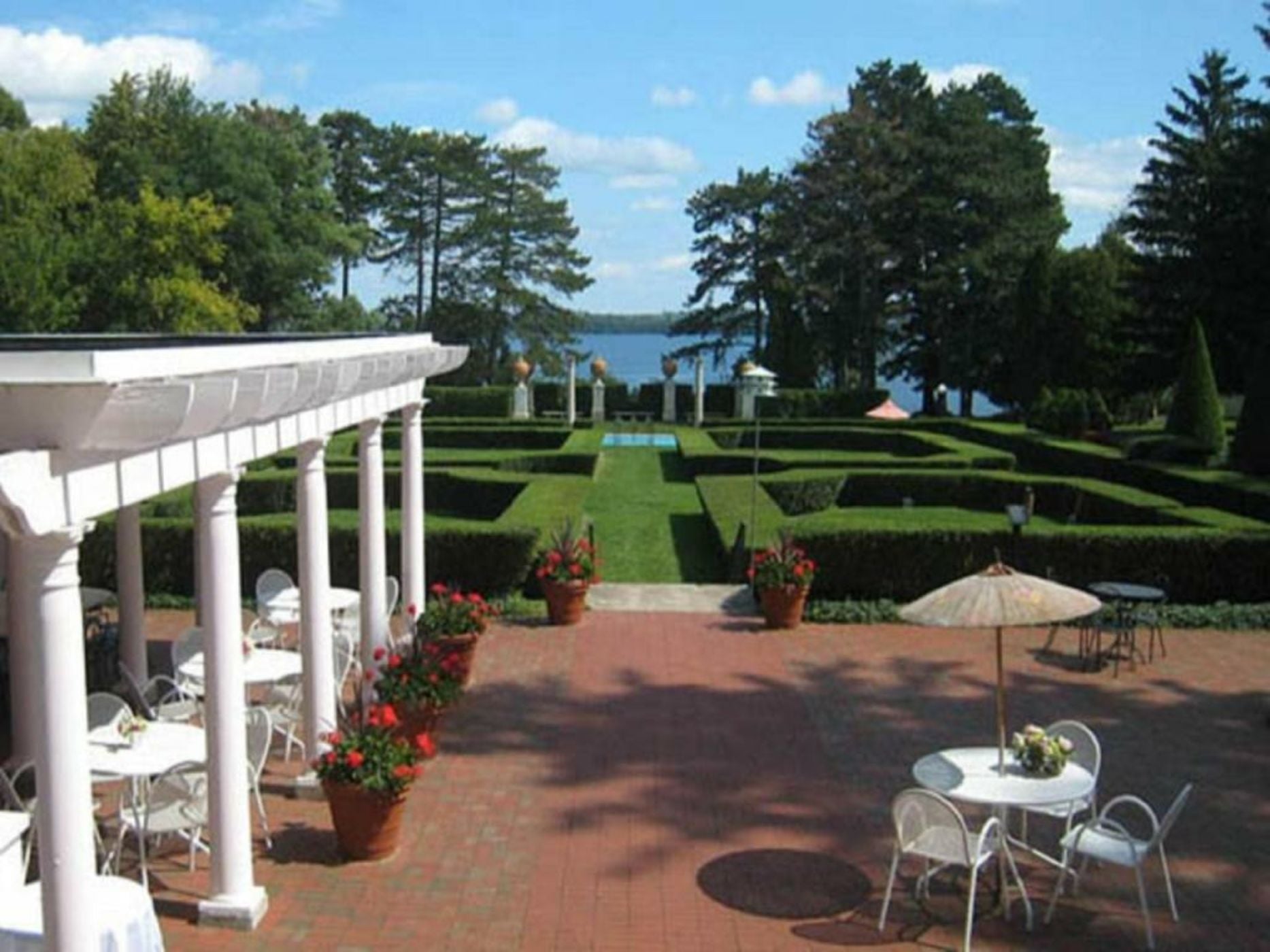 Geneva On The Lake Boutique Resort Hotel