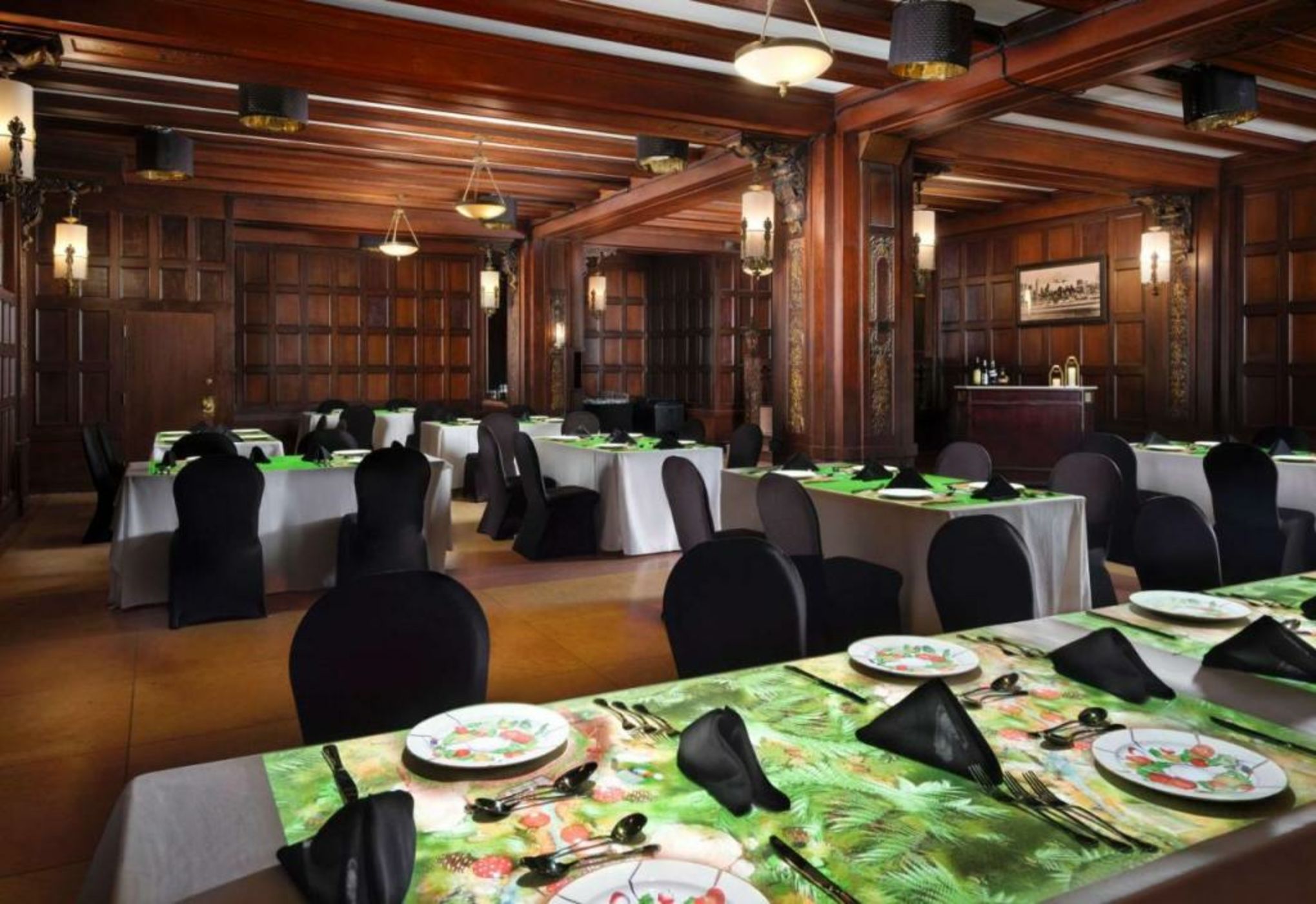 Hotel Phillips Kansas City, Curio Collection By Hilton