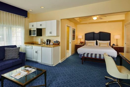 Grande Colonial La Jolla